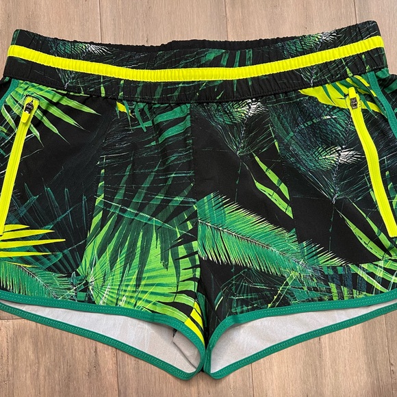 Fabletics Pants - FABLETICS ATHLETIC SHORTS
